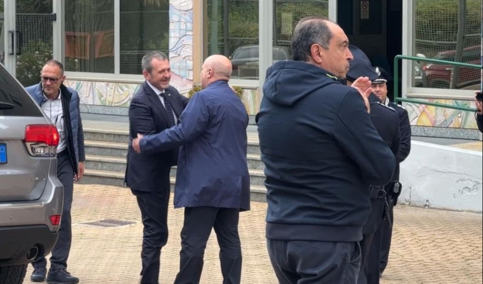 Il sottosegretario Delmastro in visita al carcere di Valle Armea a Sanremo