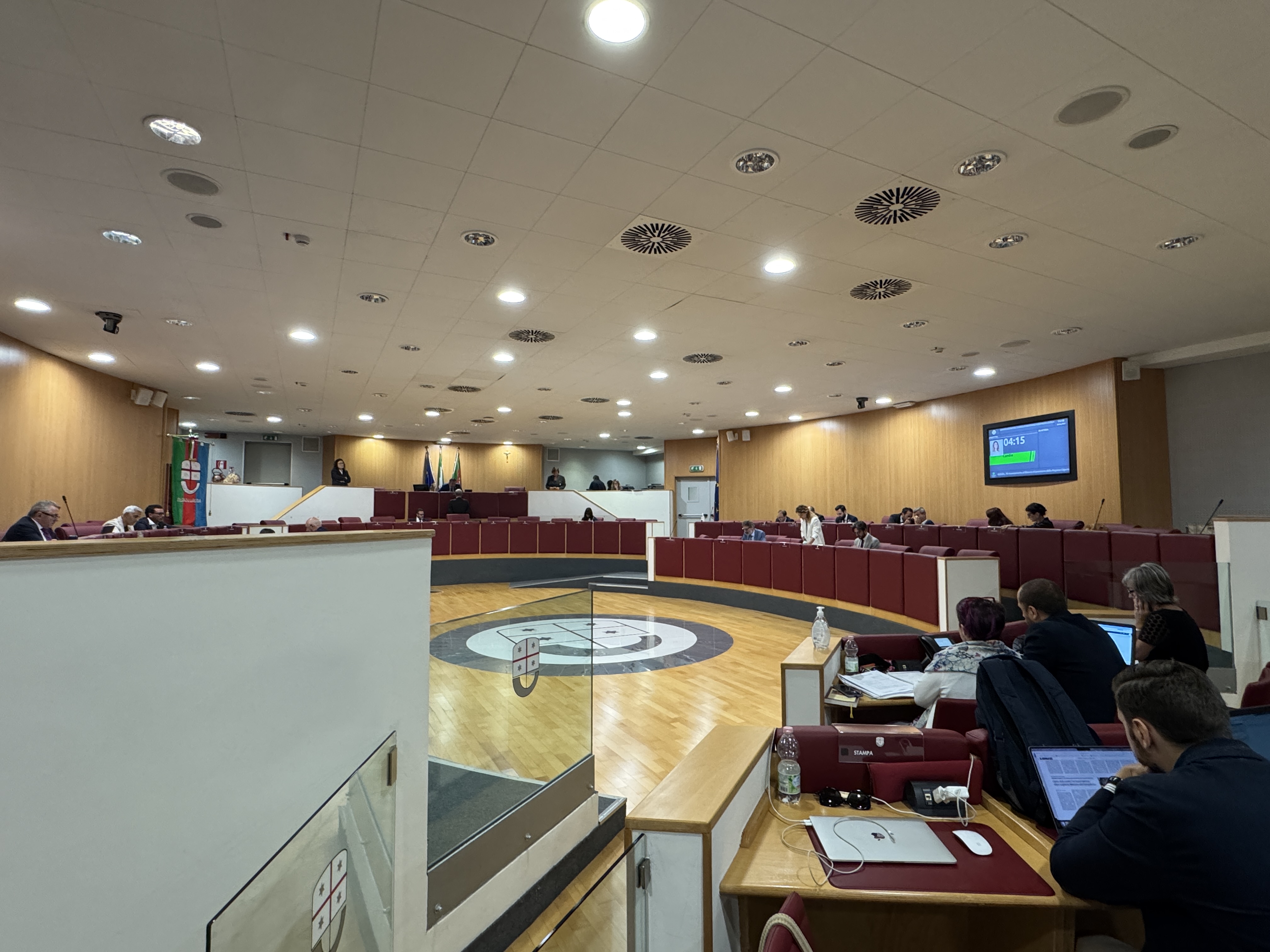 L’aula del consiglio regionale, si discute il bilancio 2025-2027