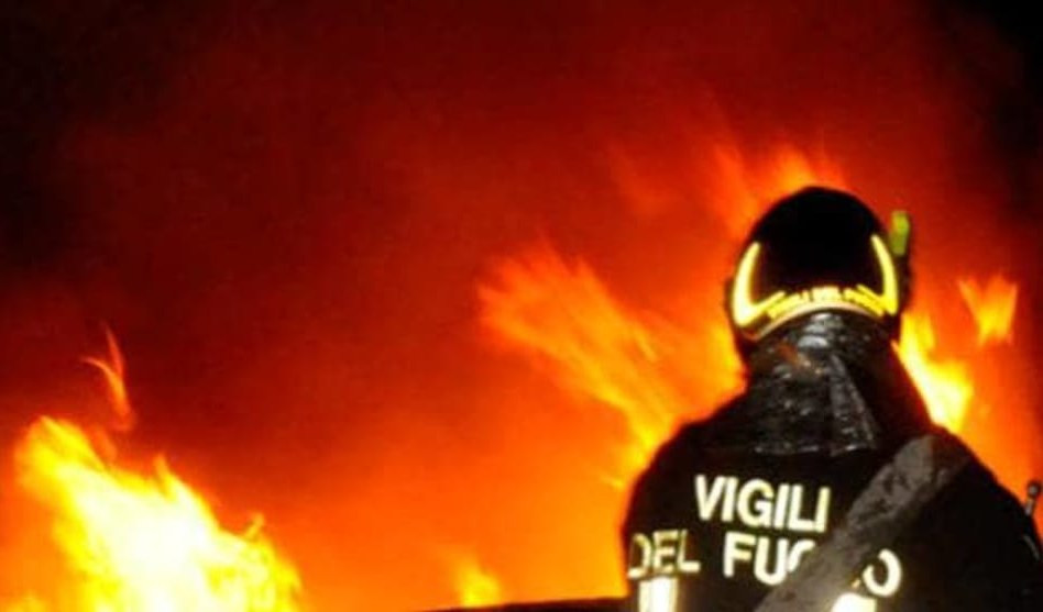Notte di lavoro per i vigili del fuoco di Savona