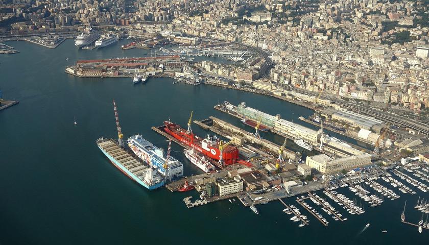 Il porto di Genova navi in porto