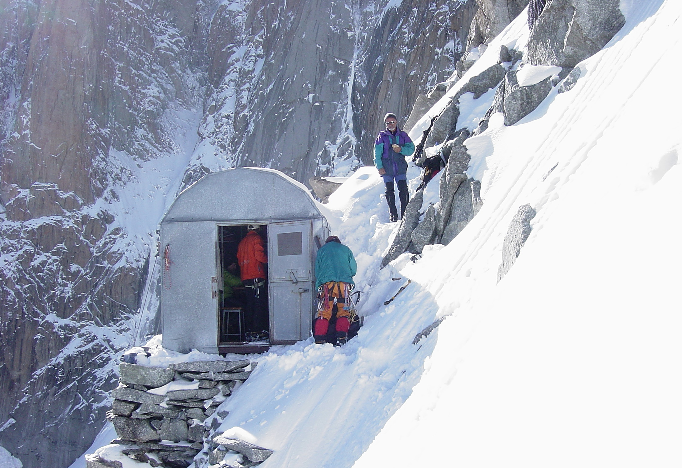 Valanga sopra Courmayeur, due sciatori dispersi