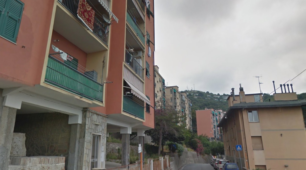Genova, madre occupa casa e ruba elettricità: evita galera grazie ai figli minori