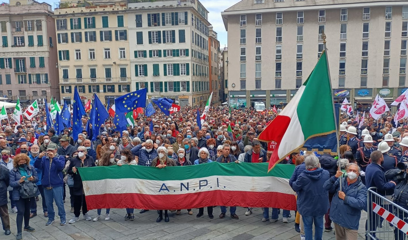 Genova, migliaia di genovesi uniti per festeggiare la Liberazione