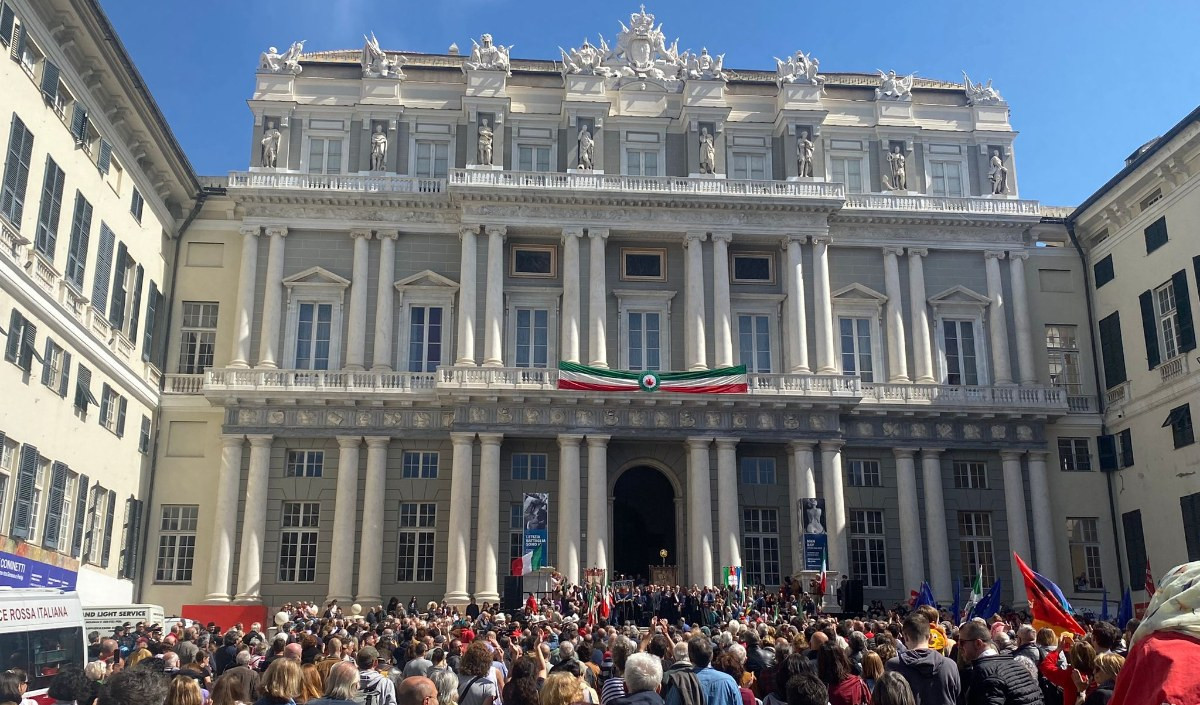 25 aprile a Genova, fischi alla commemorazione in piazza Matteotti
