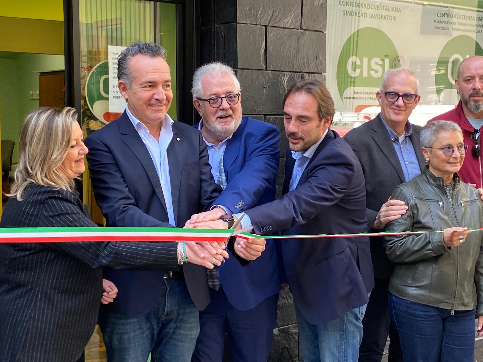 Informazioni e servizi, ecco il nuovo front office della Cisl in piazza Campetto a Genova