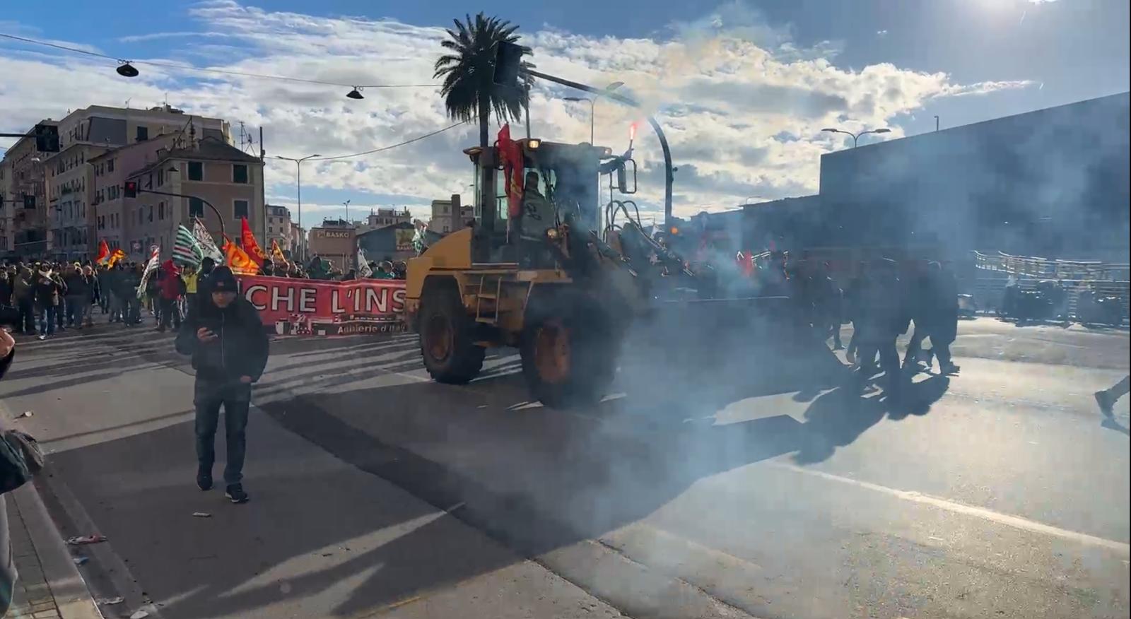 Ex Ilva, domani sciopero generale e corteo per le vie di Genova: il programma della giornata