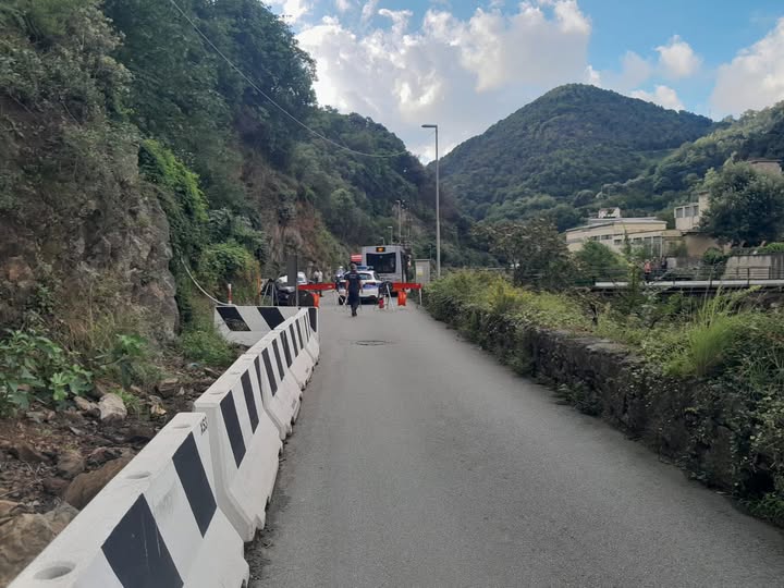 Voltri, riaperta via delle Fabbriche dopo la frana di ieri