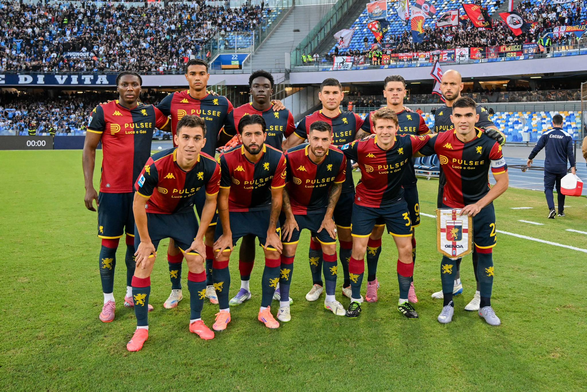 Napoli-Genoa finisce 2-1: non basta la magìa di Ekhator. I campioni d'Italia sorpassano con Angiuissa e Hojlund