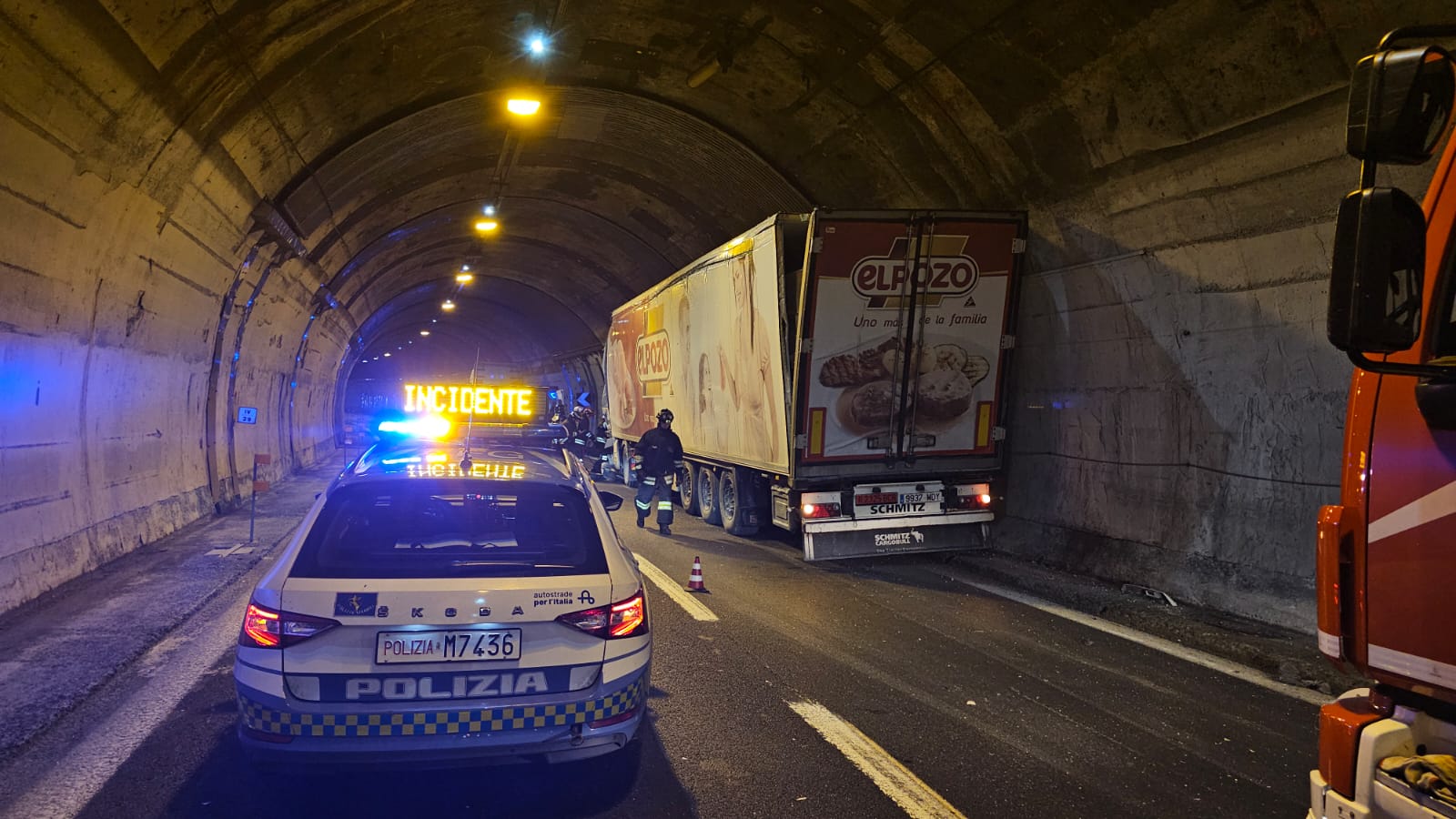 A10, incidente camion in galleria: traffico bloccato tra Varazze e Celle Ligure