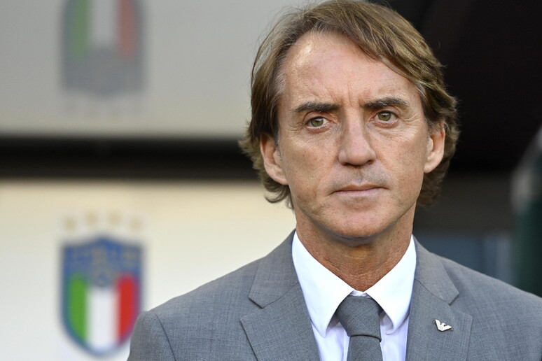 Mancini pronto a sostituire l'ex rossoblu sulla panchina bianconera Roberto Mancini ai tempi della Nazionale