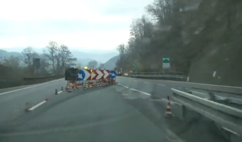 Caos autostrade, A12 con asfalto a buchi e pedaggi carissimi