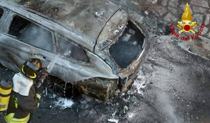 Santa Margherita, aveva incendiato un'auto intossicando una persona: trovato dai carabinieri