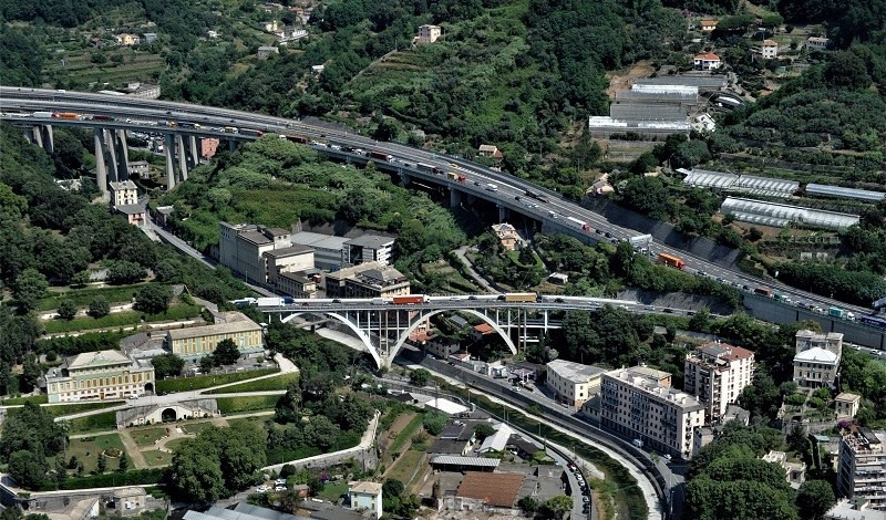 Caos autostrade e code per traghetti: bollino rosso in Liguria