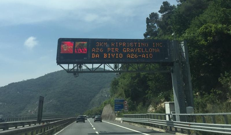 Caos autostrade, code in A26 dopo la chiusura di sabato per Tir in fiamme