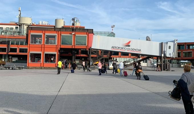 Aeroporto di Genova chiuso per dieci giorni: la pista si rifà il look