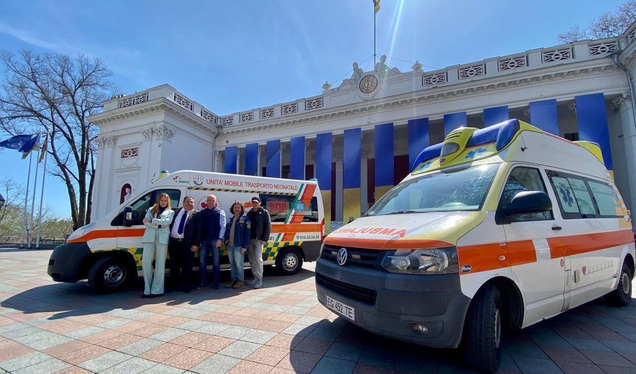 Da Genova all'Ucraina, arrivate a Odessa le due ambulanze donate