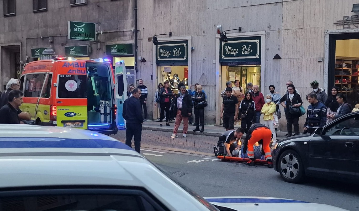Genova, incidente in via Jori: scontro auto-scooter