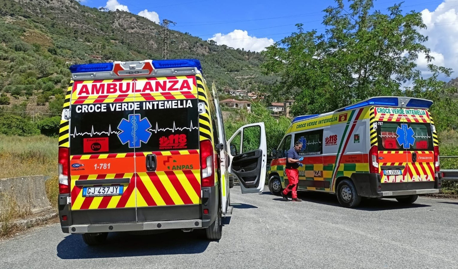 Ventimiglia, auto militare precipita in un burrone: due morti e due feriti 