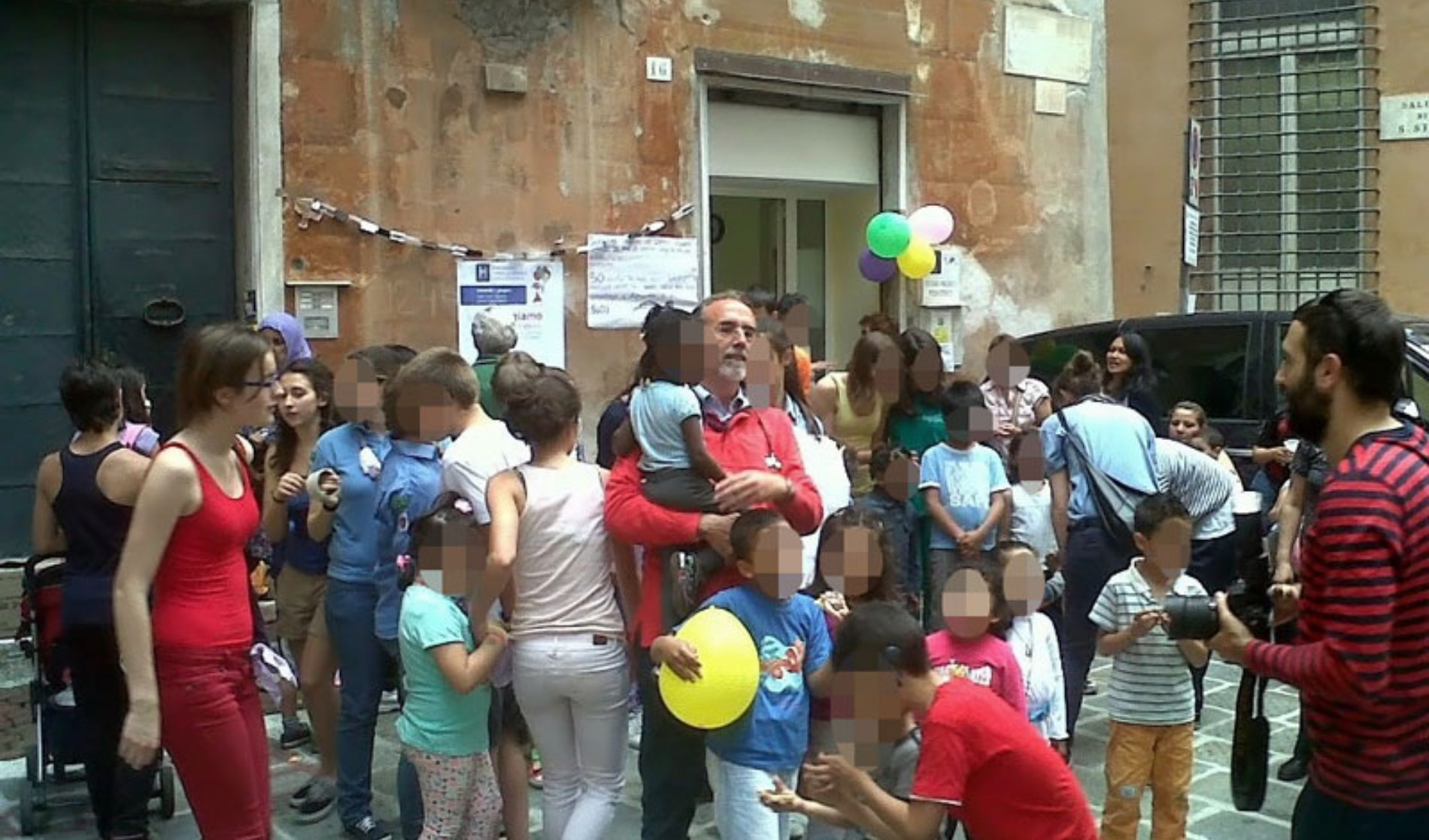 Povertà, nel centro storico di Genova dentista gratuito per bambini