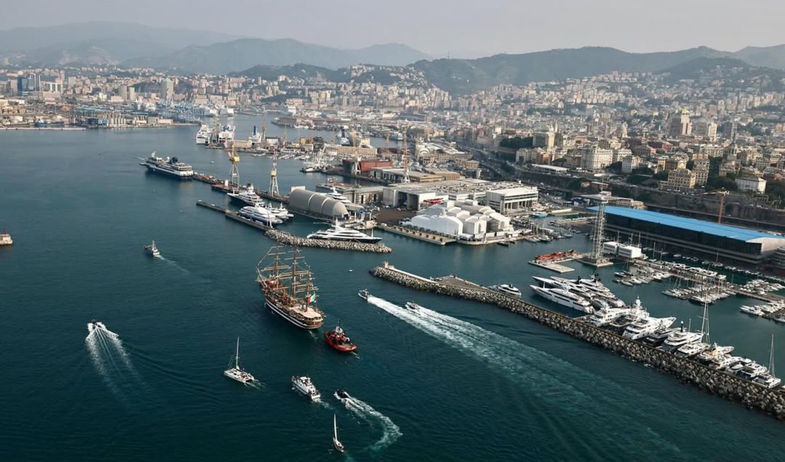 A Genova la festa della Marina con il Vespucci, Mattarella e le Frecce Tricolori