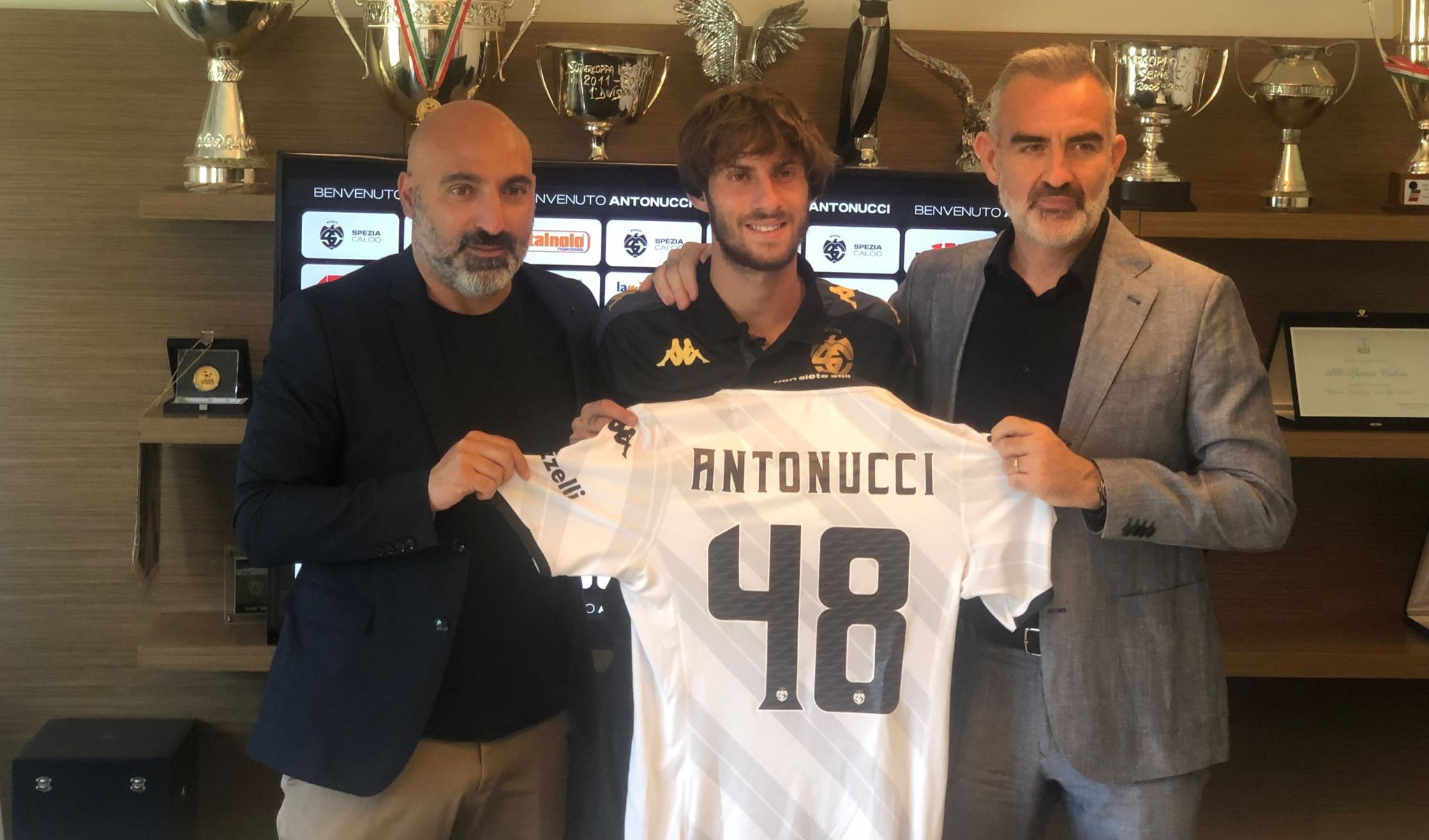Antonucci: 