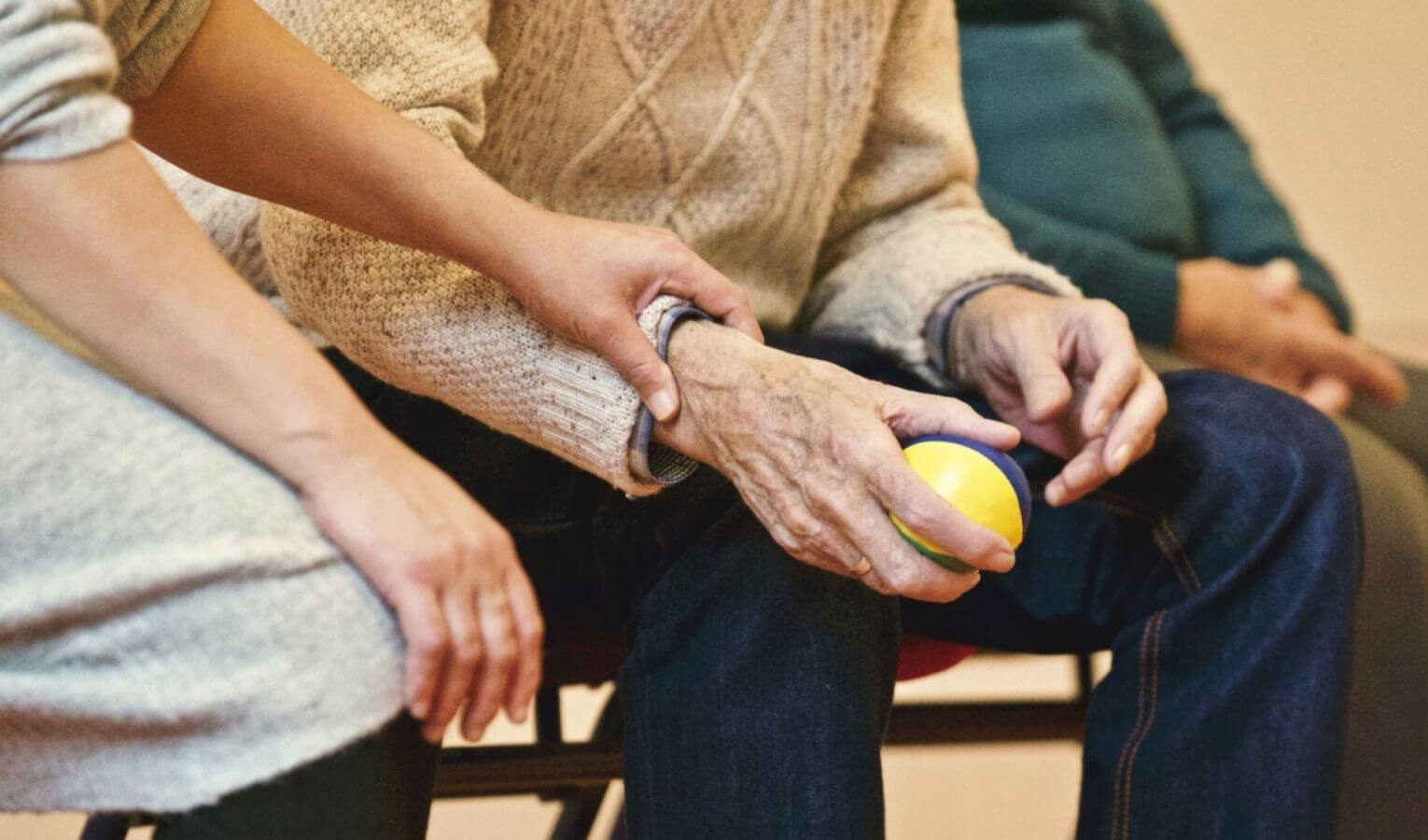 Sociale, oltre un milione di euro stanziato per caregiver familiari in Liguria