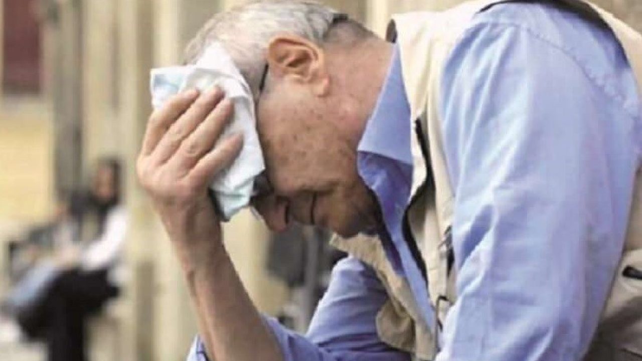 I consigli per i giorni più caldi per le persone anziane e fragili