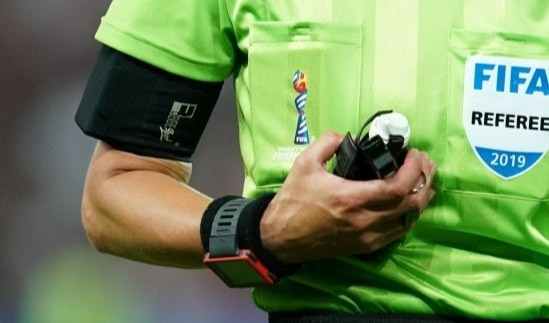 Arbitro non si accorge che manca portiere, gara da rigiocare