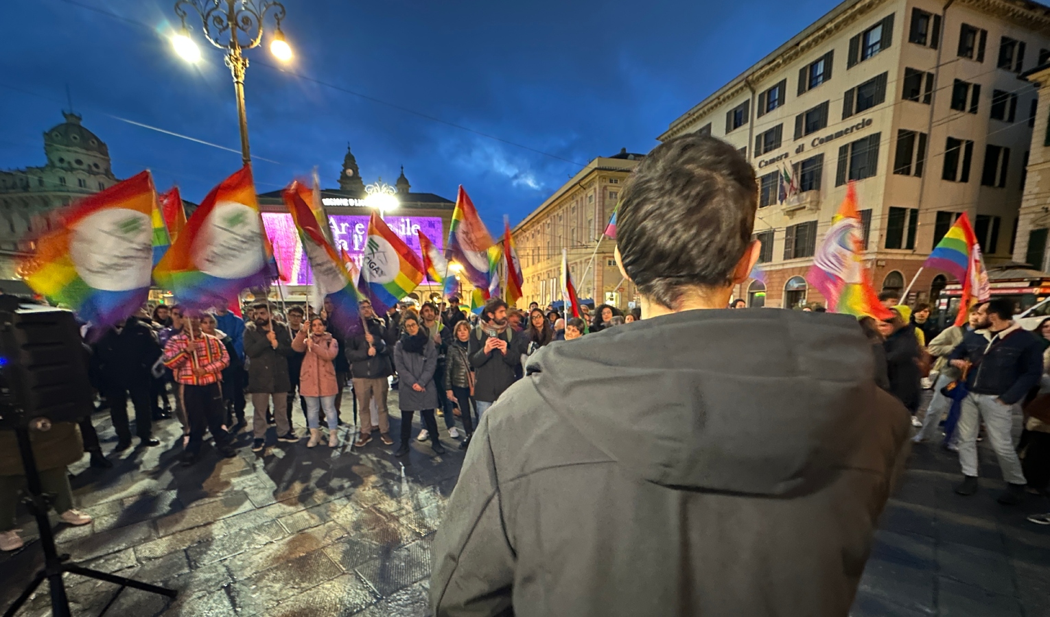 Aggressione omofoba, in centinaia in piazza a Genova