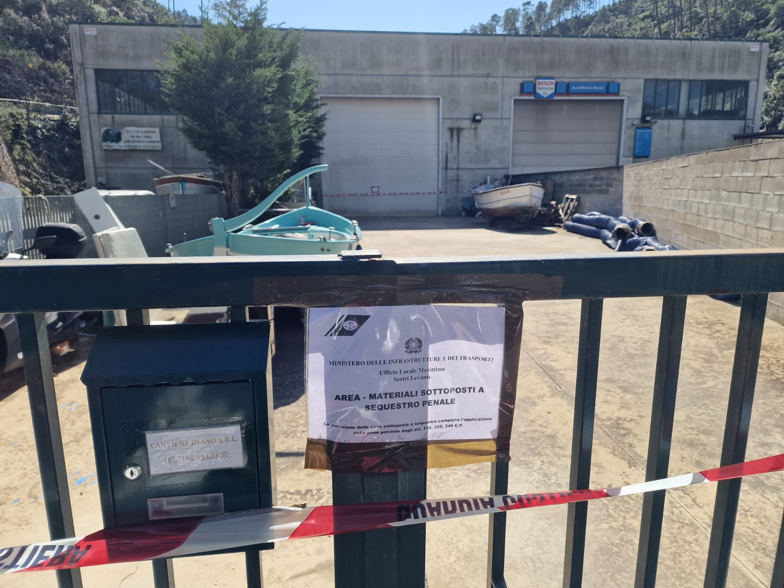 Sequestrata area di rimessaggio barche a Casarza Ligure