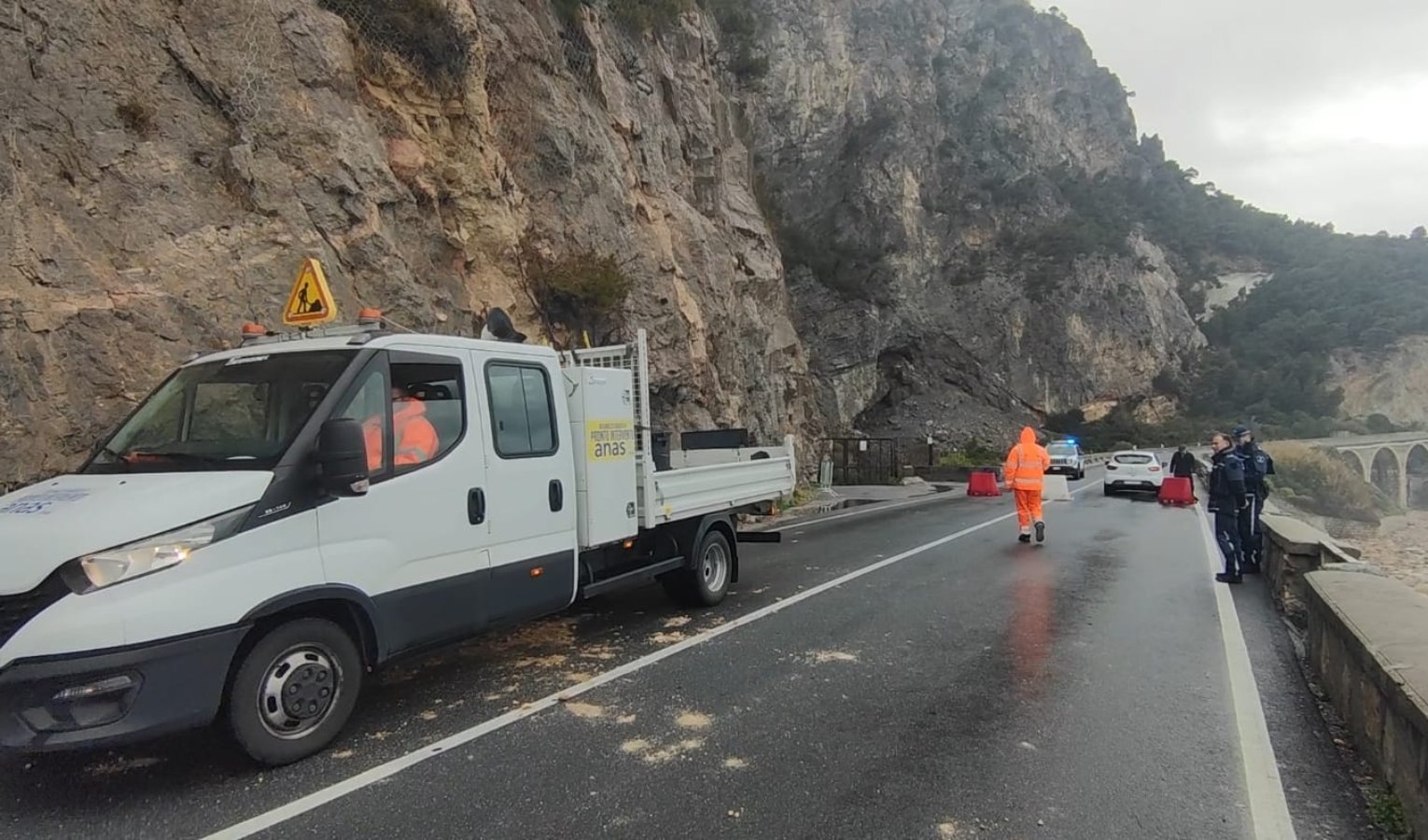 Frane, 10 evacuati a Savona. Strade interrotte: la situazione in Liguria