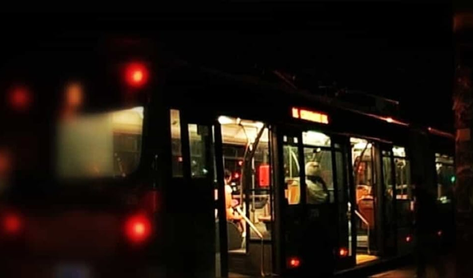 Genova, lite fra donne ubriache a colpi di bottigliate sul bus