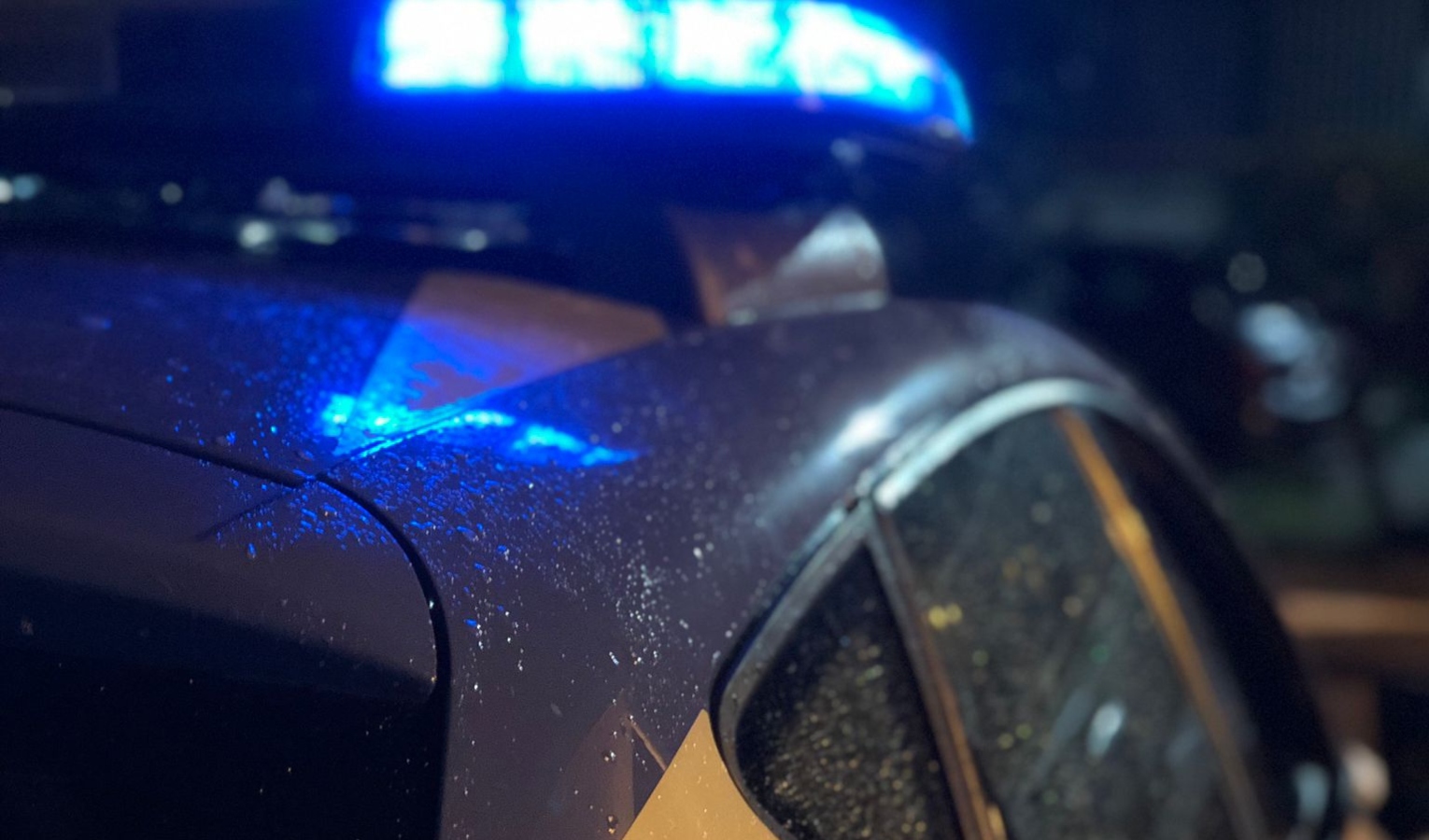 Armato di katana a Halloween: panico in centro, ma non era un costume: 20enne denunciato