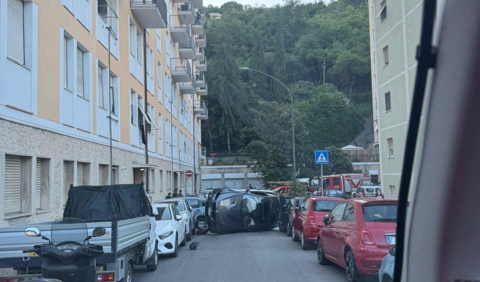 Schianto in via delle Ginestre: il video dell'incidente