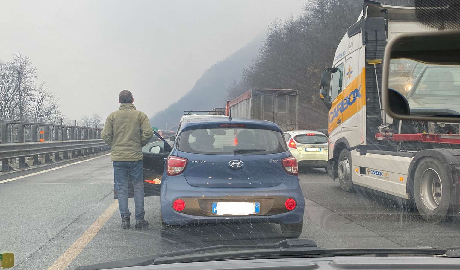 Autostrade caos, cantieri e code in Liguria