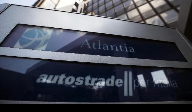 Autostrade, Finanza: 10 anni di dividendi aumentati e manutenzioni dimezzate