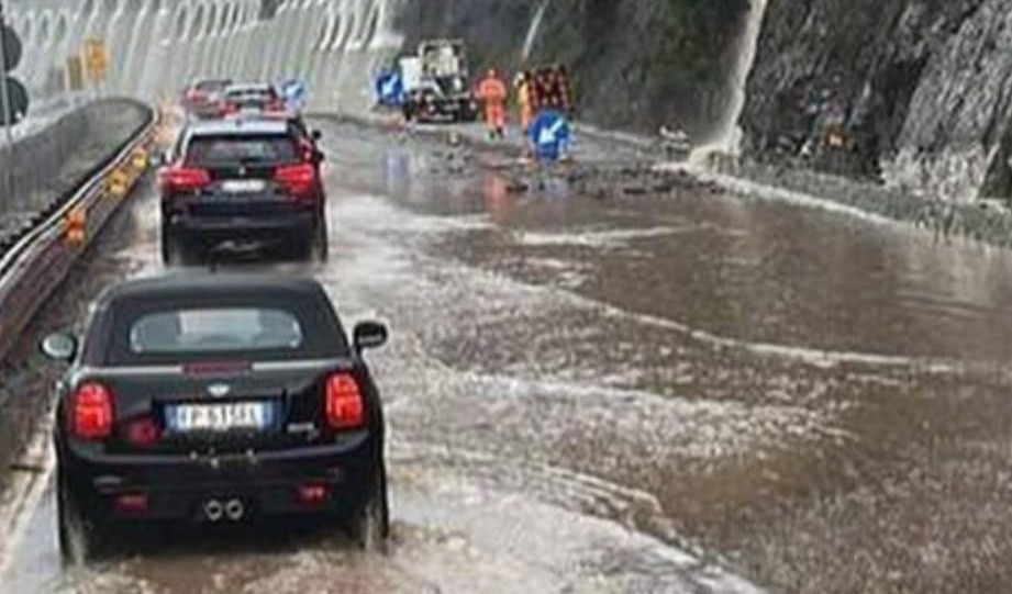 Maltempo in Liguria, allagamenti a Sanremo