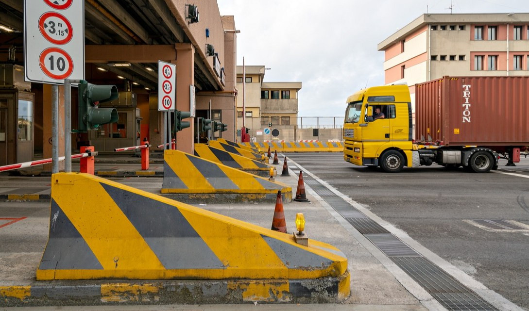 Accesso varchi portuali Genova, i nuovi orari