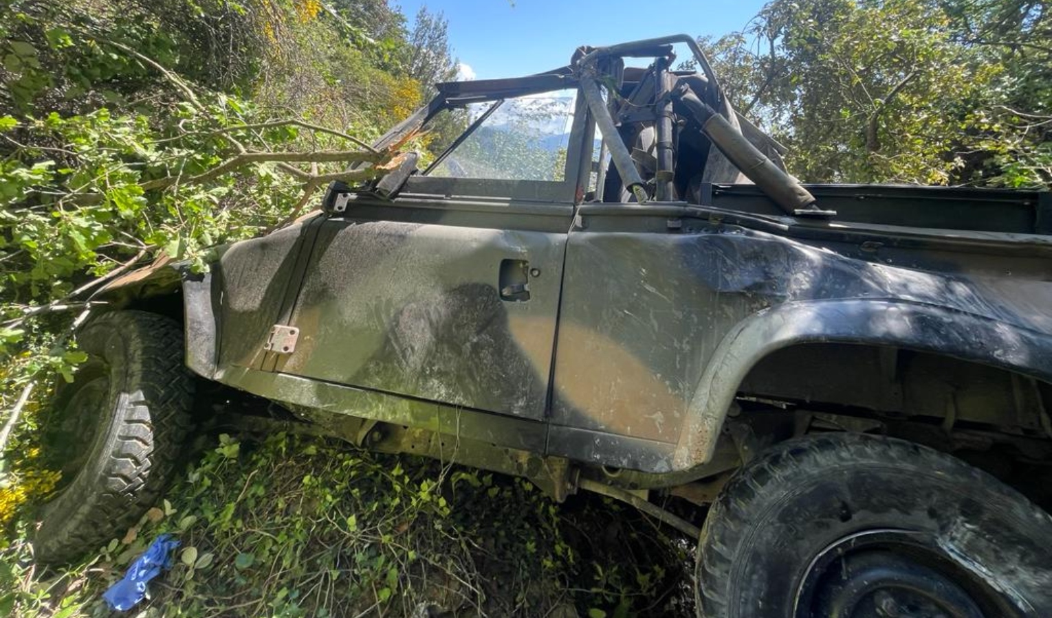 Ventimiglia, auto militare precipita in un burrone: tre morti e un ferito