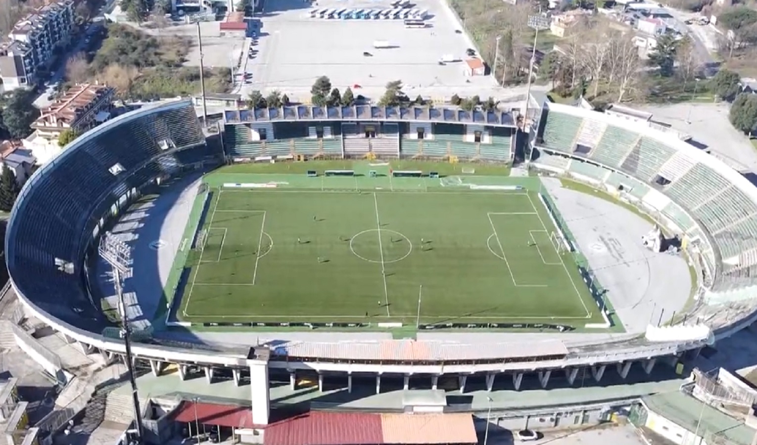 Uno stadio di calcio vuoto