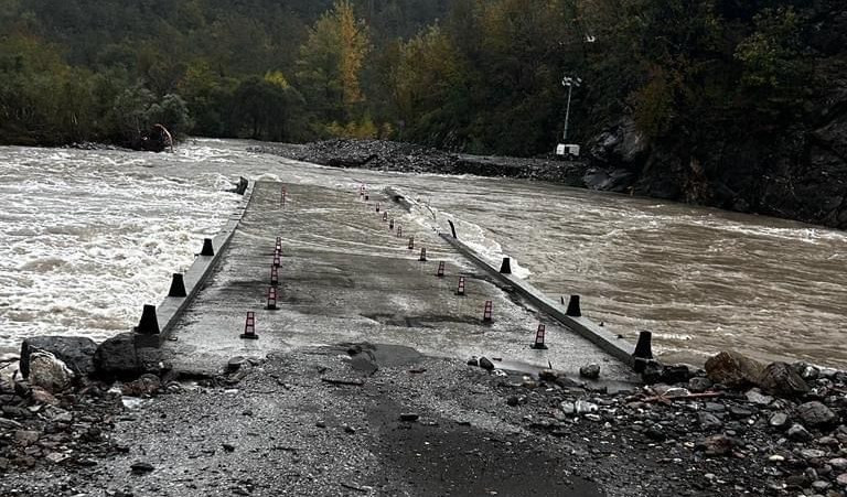 Maltempo, guado sull'Aveto non percorribile: chiusa strada di Alpepiana