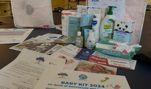 Genova, il Comune dona un baby-kit alle famiglie dei nuovi nati