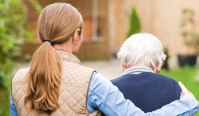 Liguria, rifinanziato bonus badanti e babysitter per soddisfare le oltre 1.300 richieste