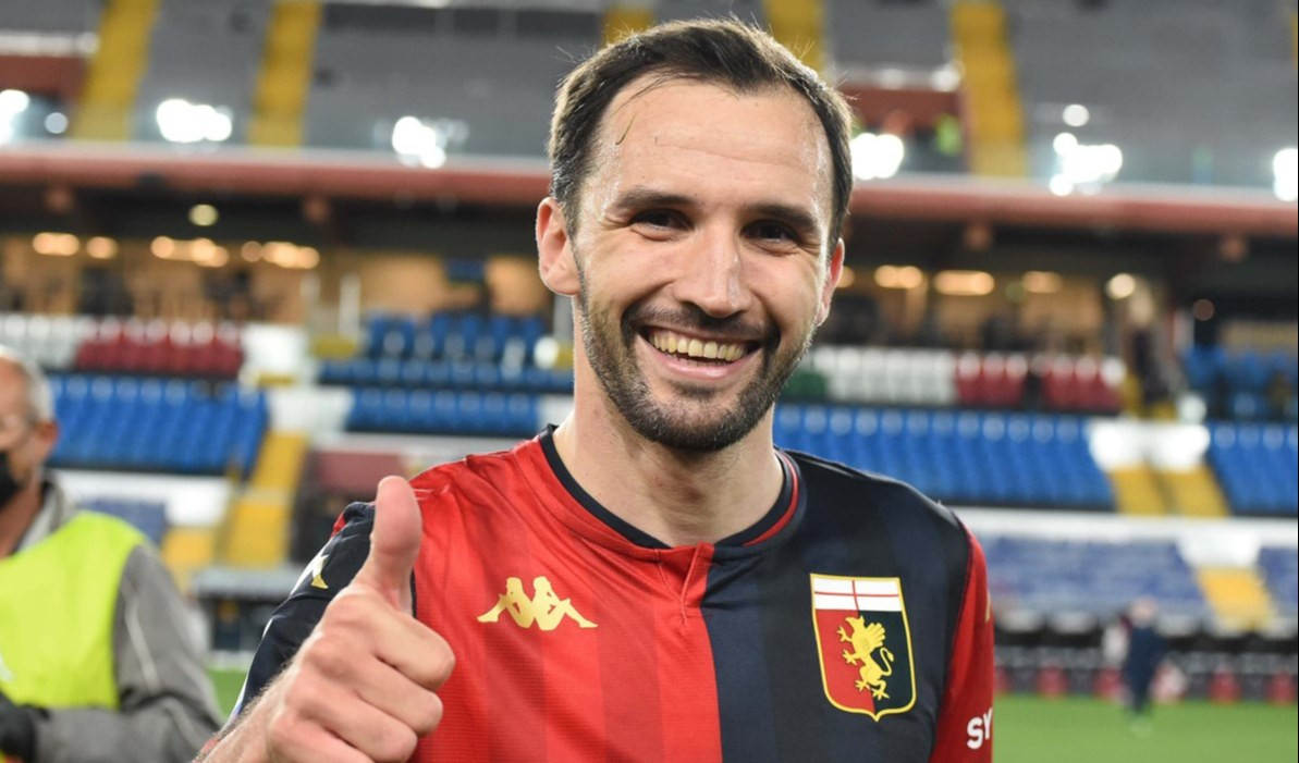 Genoa, rientrati i nazionali. Badelj in gruppo, Retegui a parte 