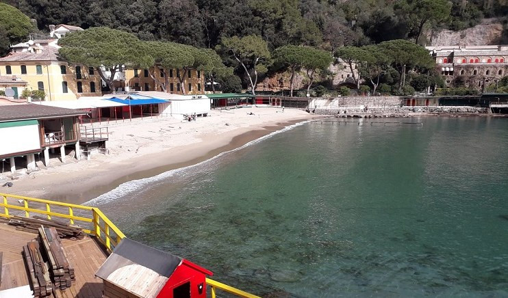 Sub scopre presunti ordigni bellici in fondo al mare, baia di Paraggi chiusa ai bagnanti