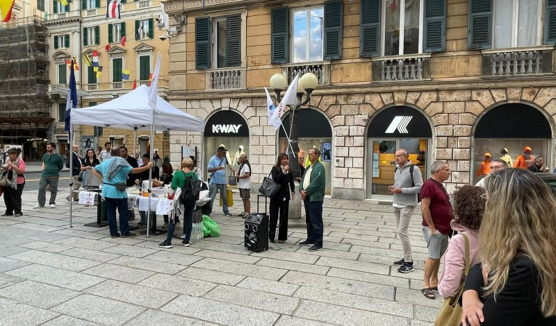 Inflazione e prezzi alle stelle, a Genova pane e cipolla per dire no al carovita