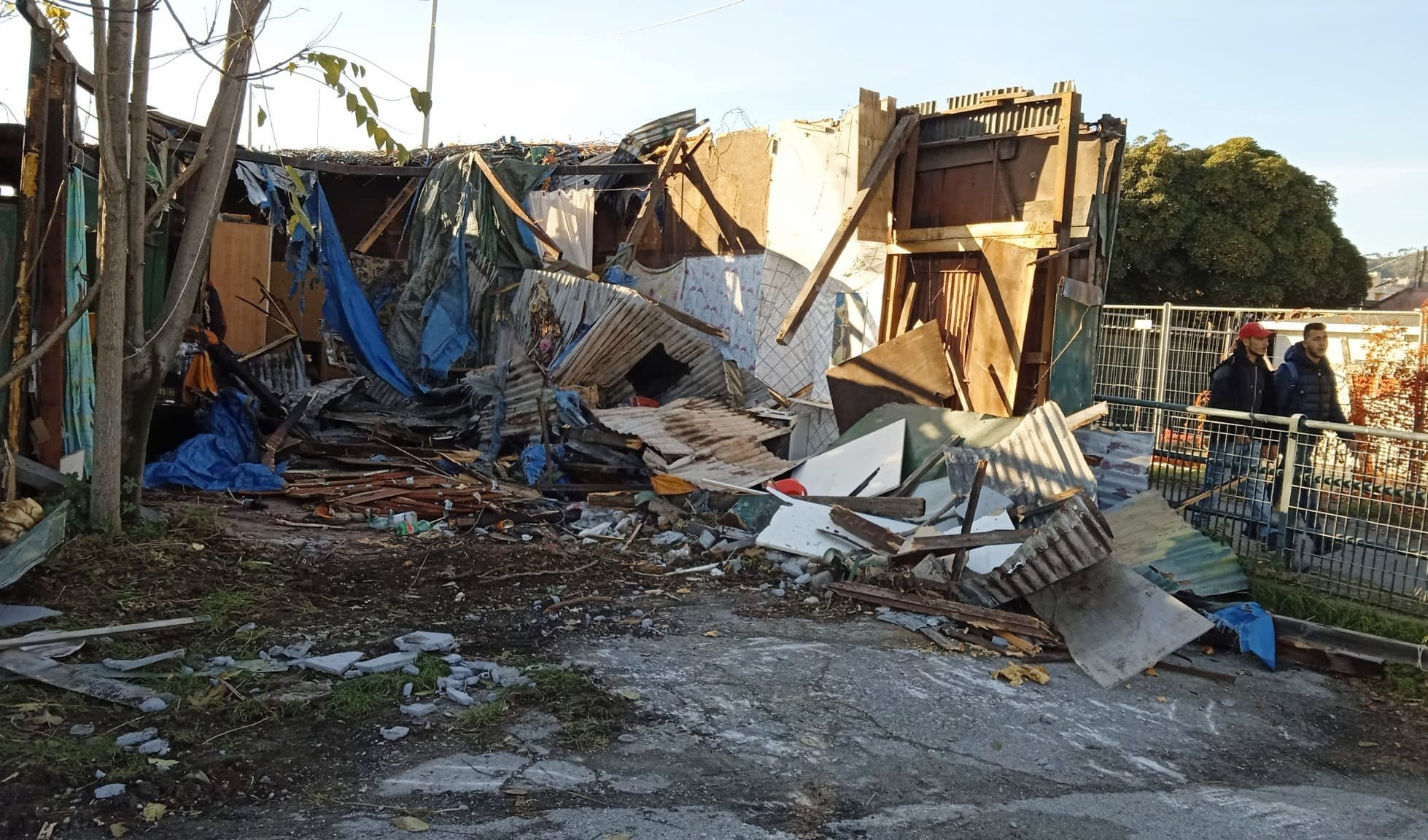 Spiaggia Multedo Genova, demolite cabine-spazzatura: idea nuovi stabilimenti