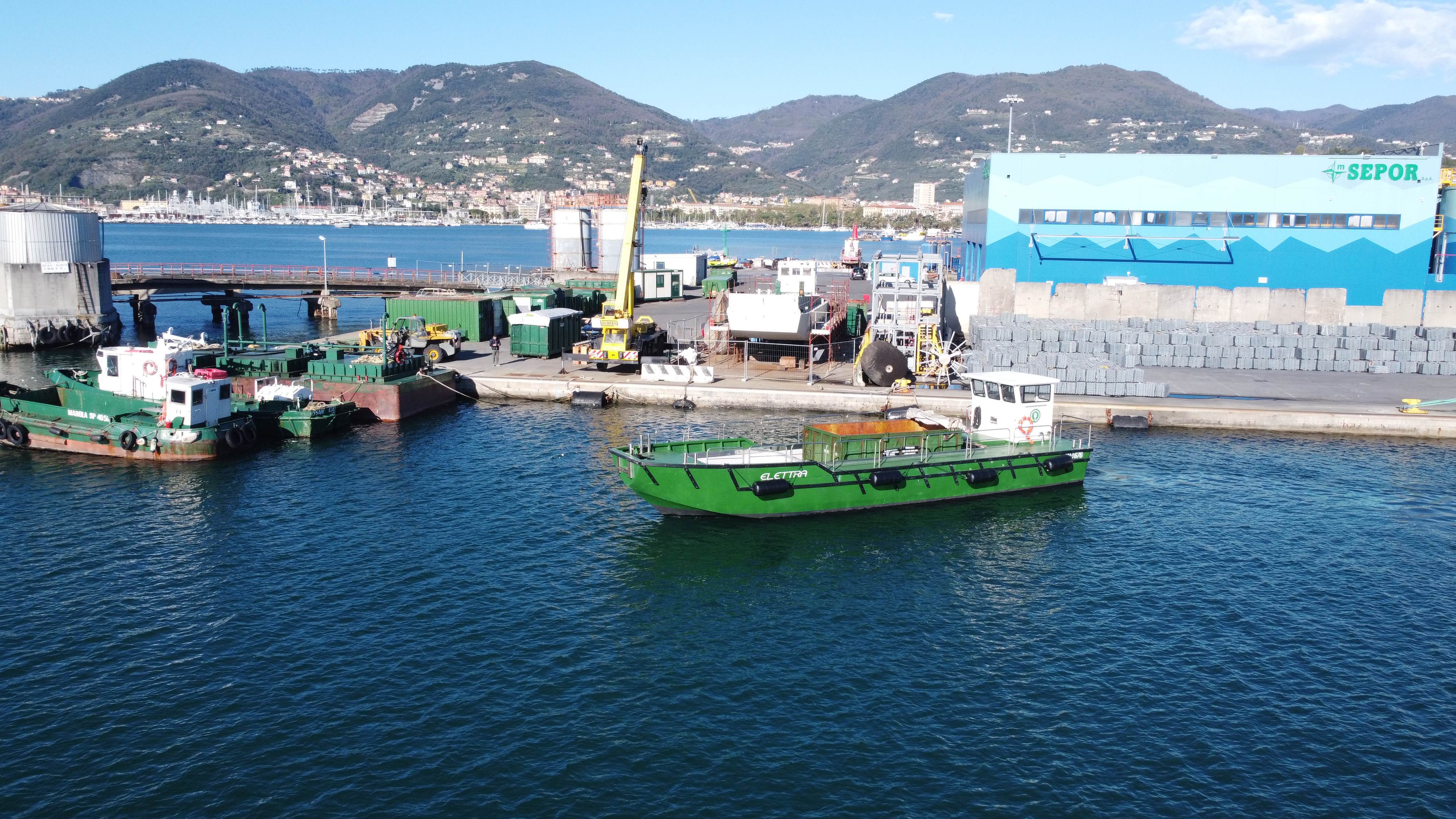 Porto Spezia, ecco la barca green per il ritiro rifiuti