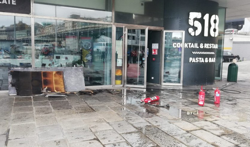 Genova, a fuoco bar del museo del Mare