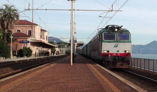 Tratta ferroviaria Sestri L. - Chiavari, verso stop barriere fonoassorbenti